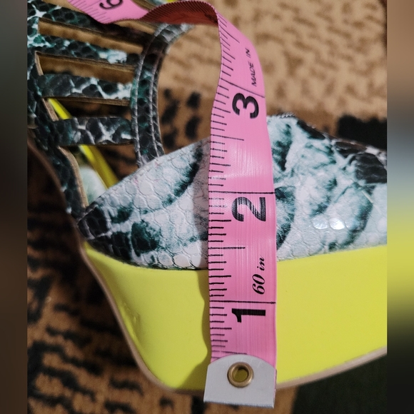 Qupid Heels Size 7.5 - Picture 6 of 9